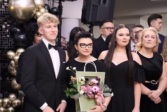 Uczniowie II LO w Wieluniu studniówkę mają już za sobą!